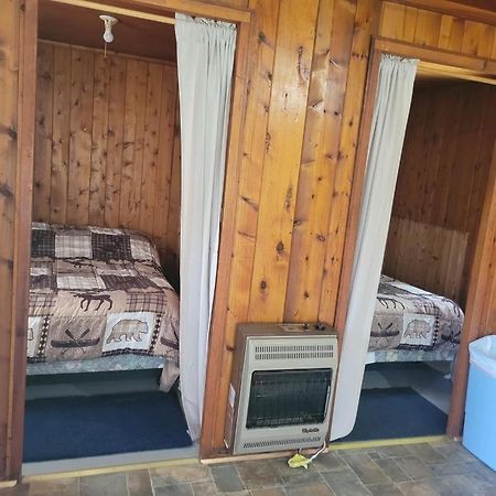 Cabin 2 Manistique Luaran gambar