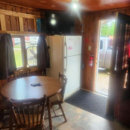 Cabin 2 Manistique Luaran gambar