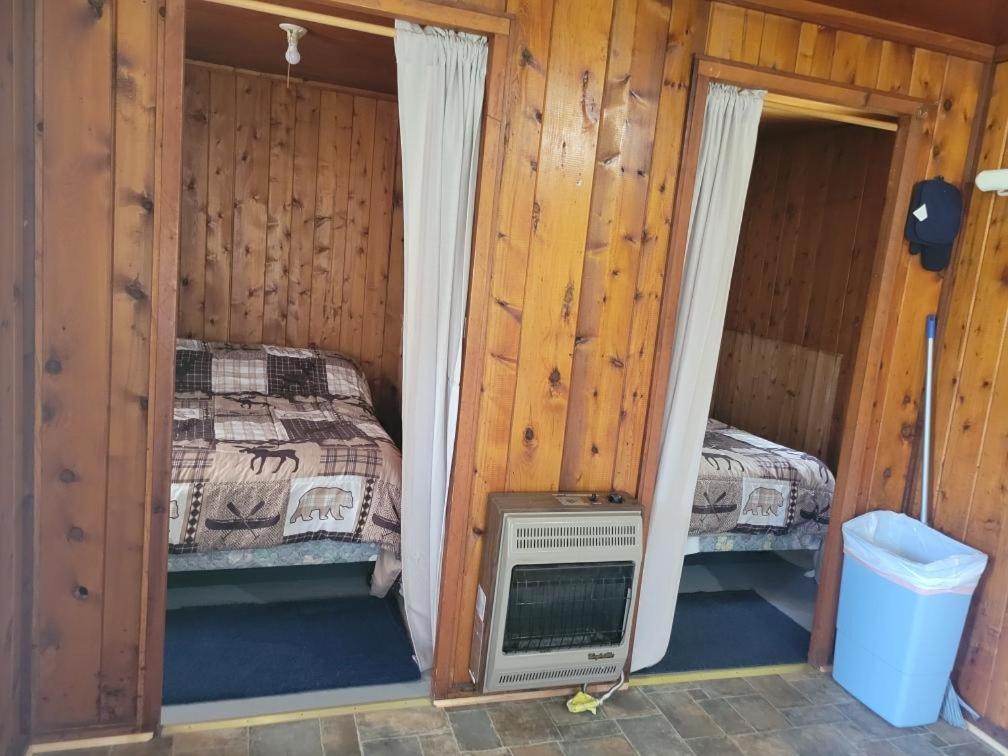 Cabin 2 Manistique Luaran gambar