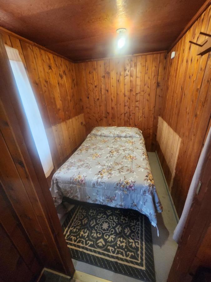 Cabin 2 Manistique Luaran gambar